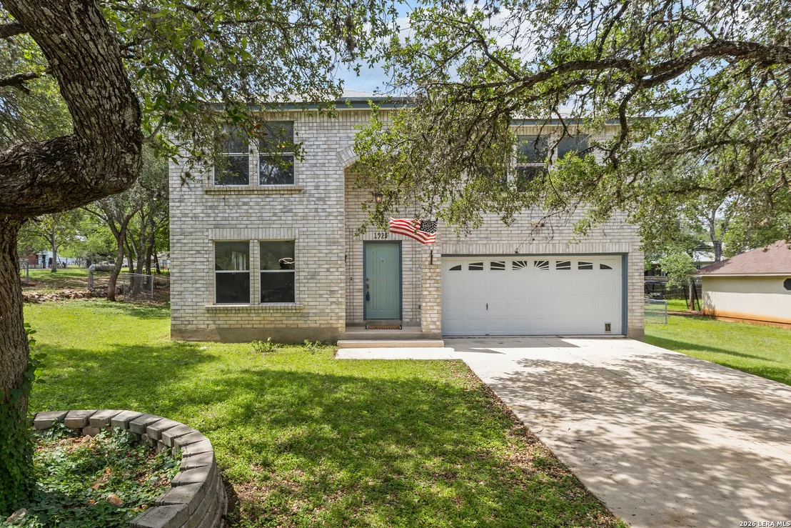 Photo of 1923 TOWN OAK DR