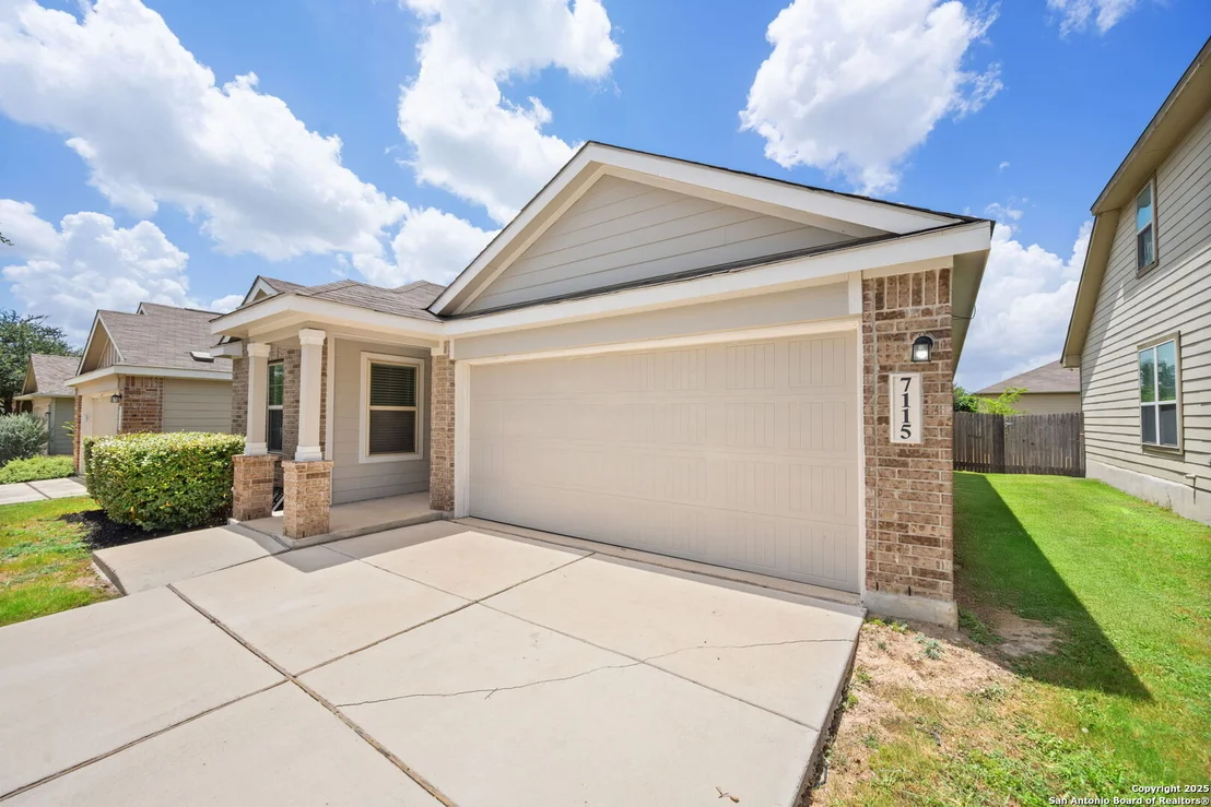 Photo of 7115 Azalea Sq