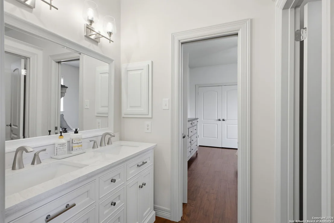 Photo of 9610 Trophy Oaks