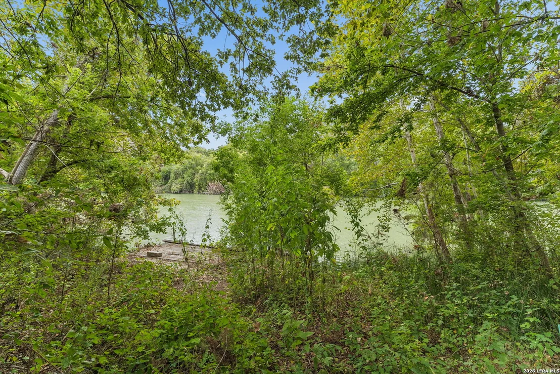 Photo of 8 RIVER OAK DR