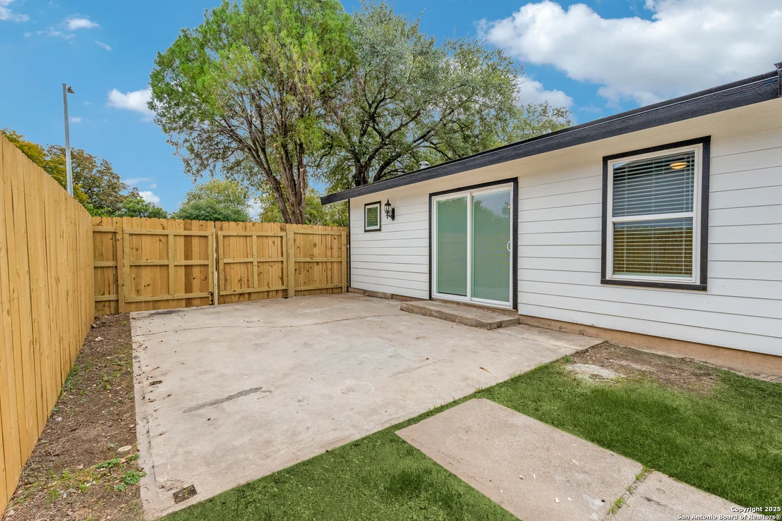 Photo of 535 Park Field