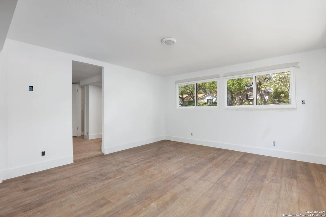 Photo of 1102 Mount Eden Dr