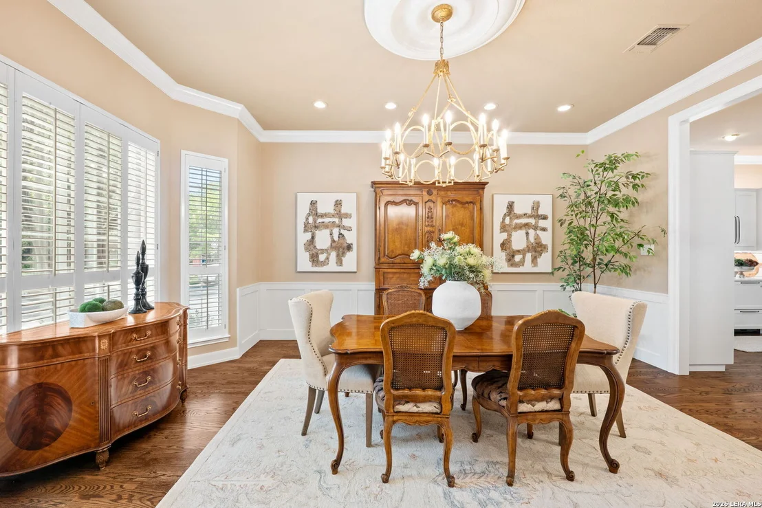 Photo of 2 CHATSWORTH WAY