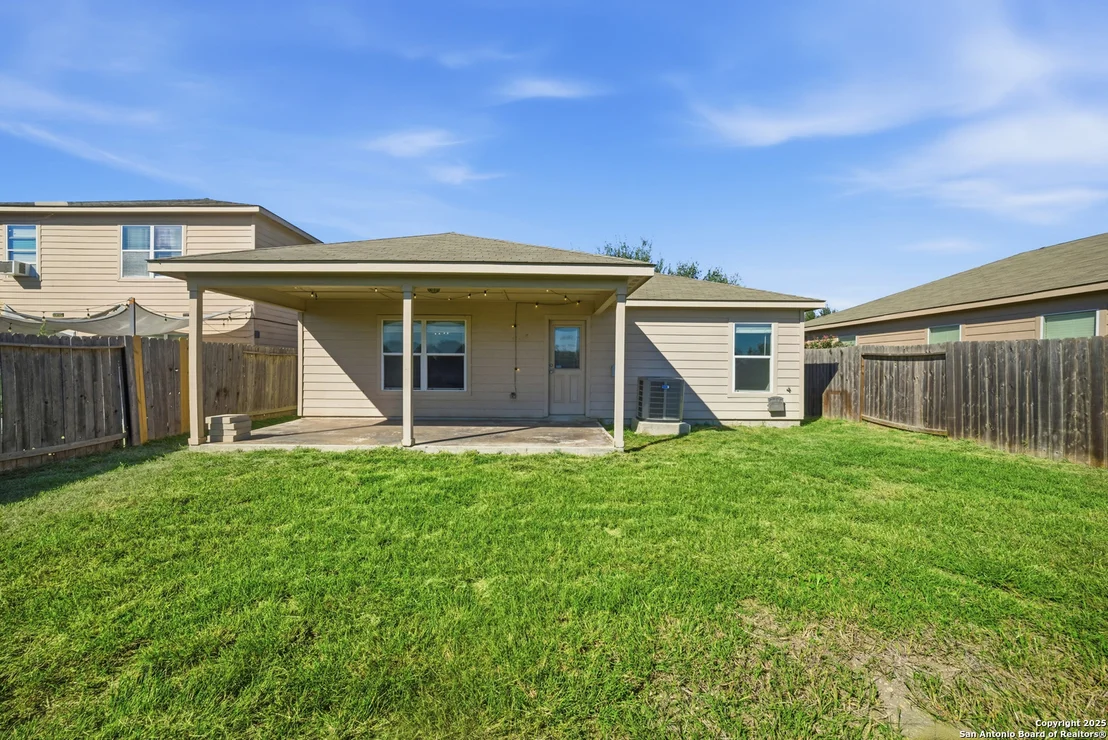 Photo of 6810 Luckey