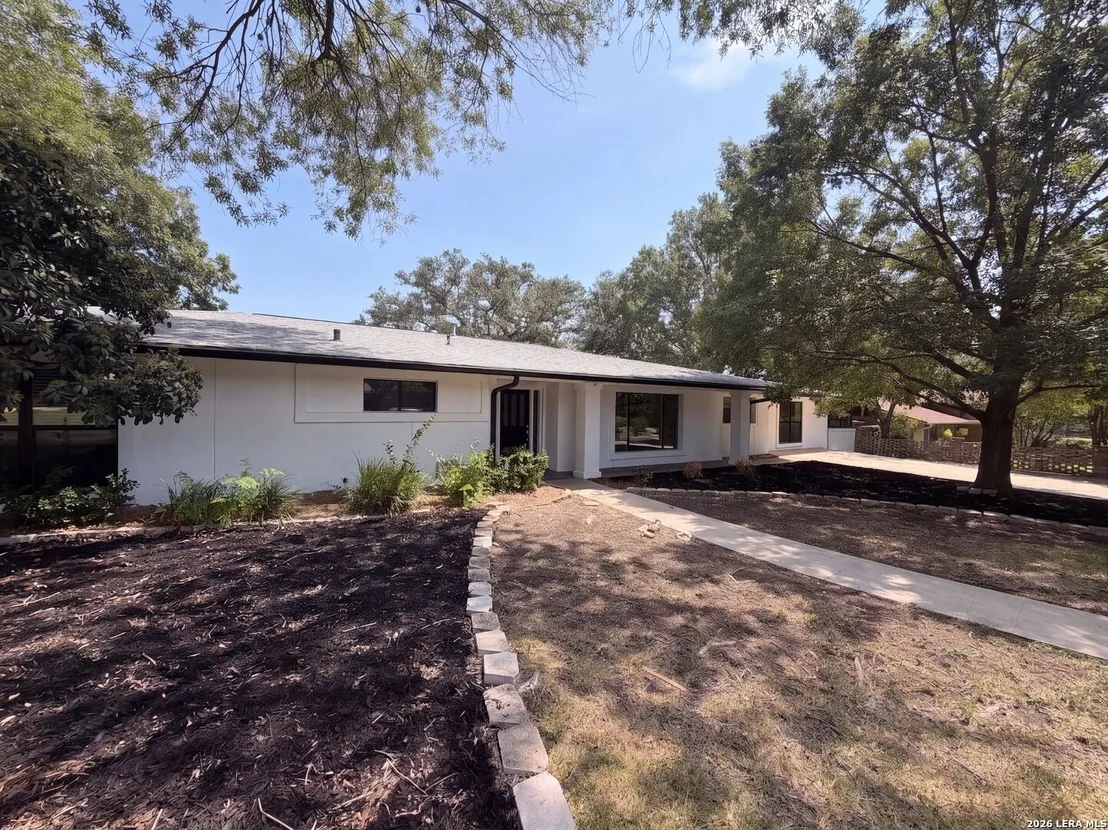 Photo of 106 BRIARCLIFF DR