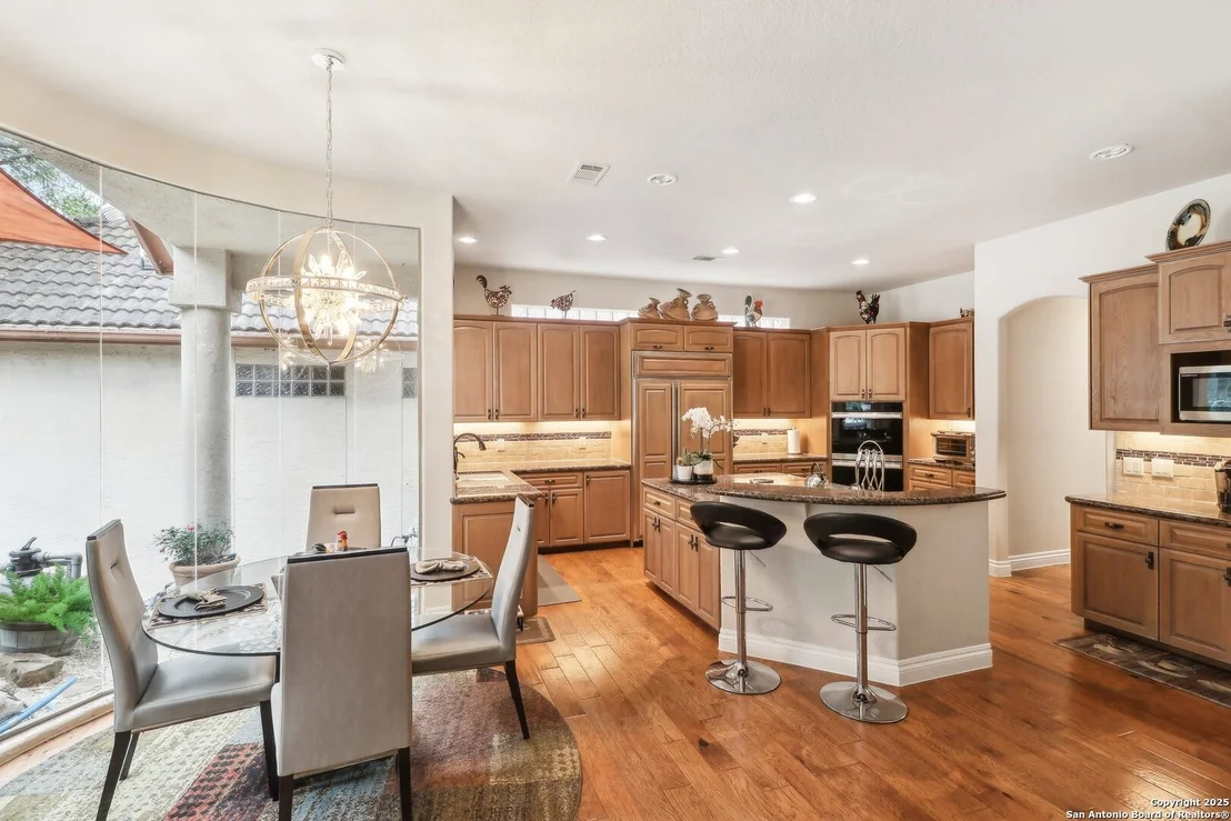 Photo of 908 La Puerta