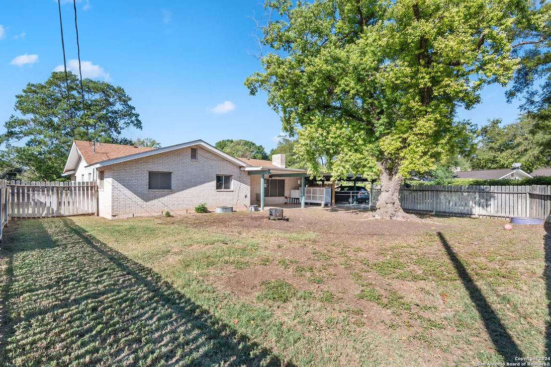 Photo of 5 DONNA DR