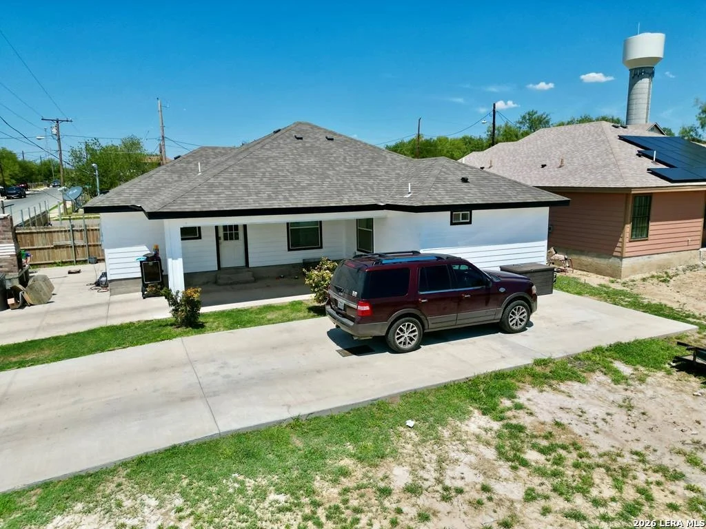 Photo of 698 Paco St