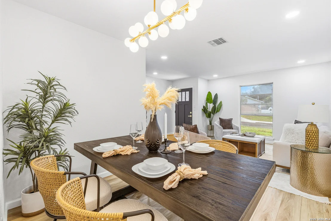 Photo of 6707 FOREST GRV