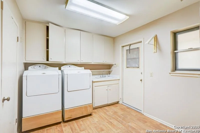 Photo of 501 Balfour