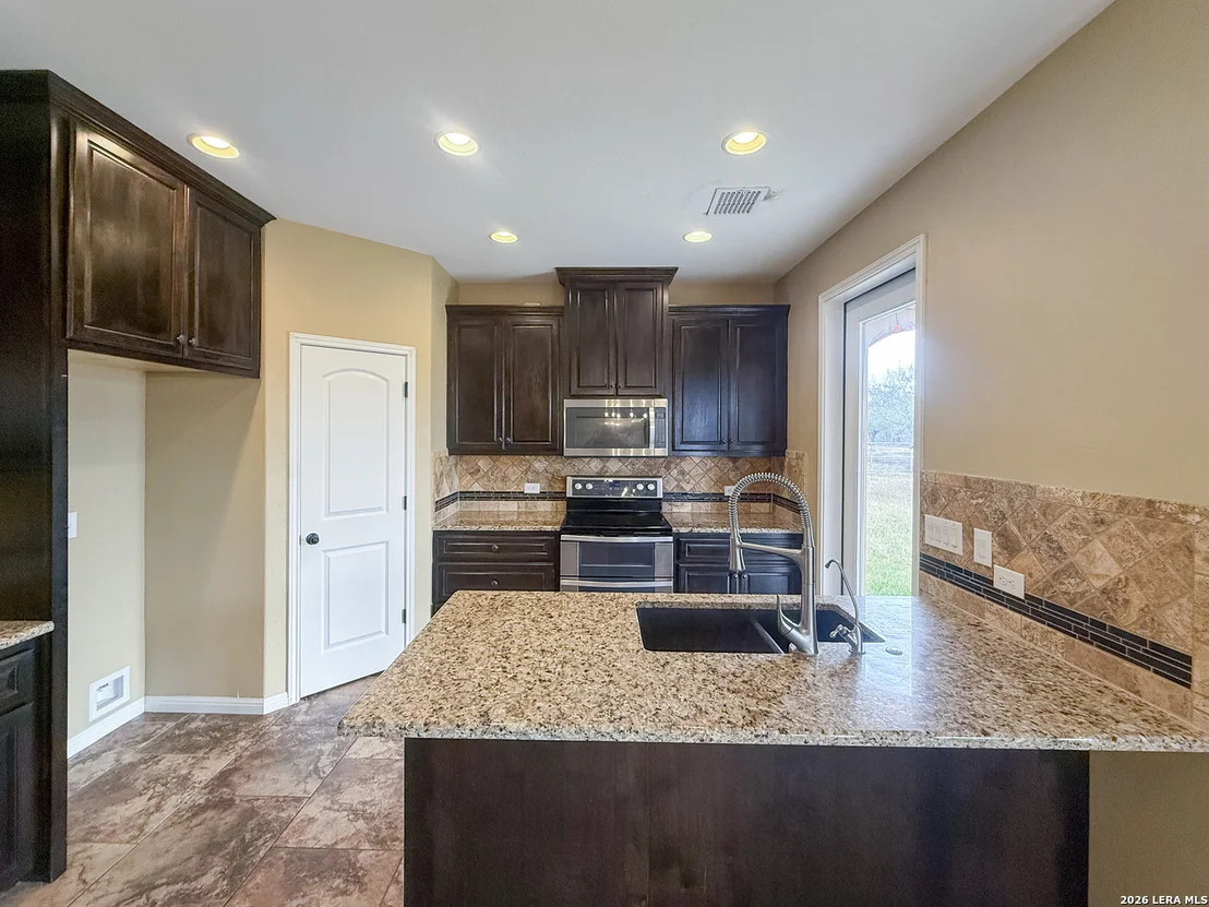 Photo of 2211 Old Lehmann Rd
