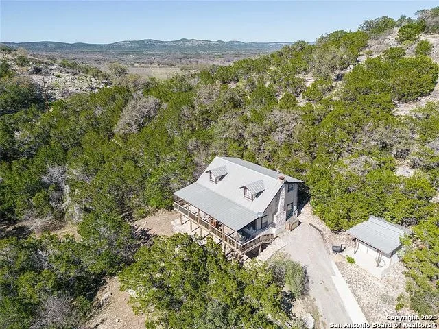 Photo of 606 Canyon Oaks Dr