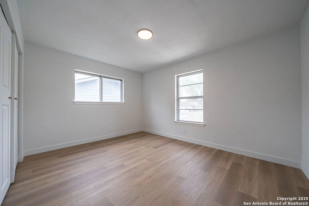 Photo of 7817 Hollow Oak