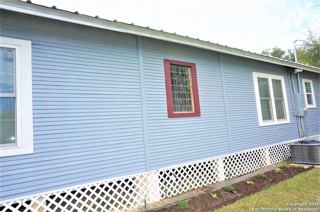 Photo of 1105 N Buchanan