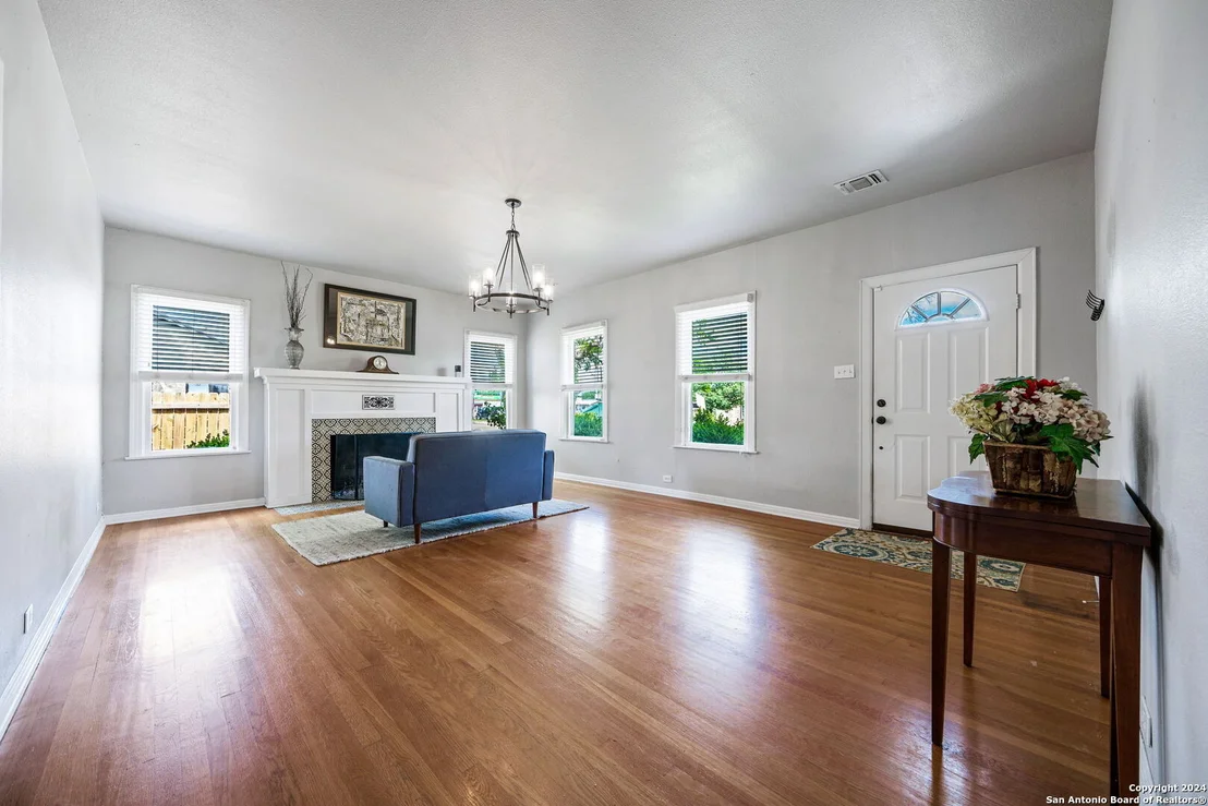 Photo of 274 HERMINE BLVD