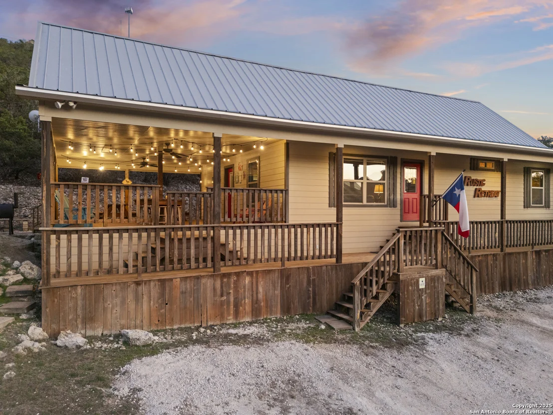Photo of 420 Canyon Oaks
