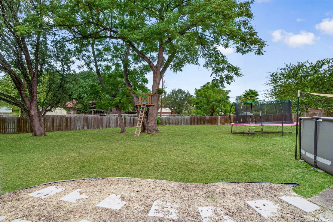Photo of 1380 Meadowlark