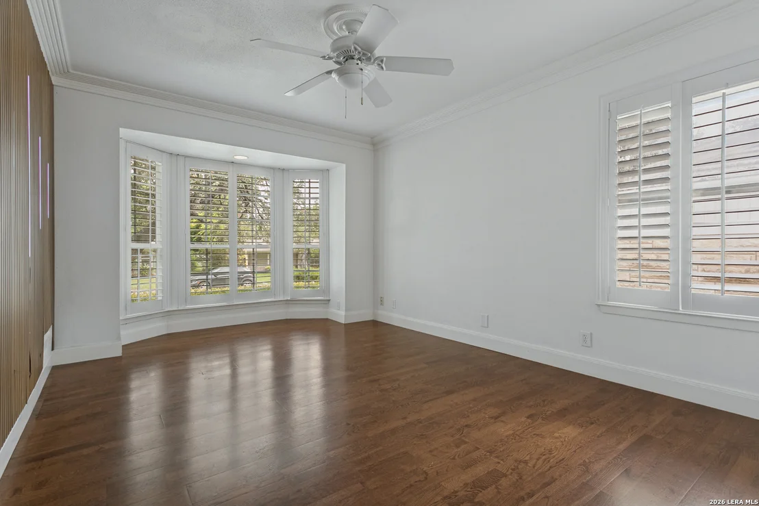 Photo of 538 OAKLEAF DR