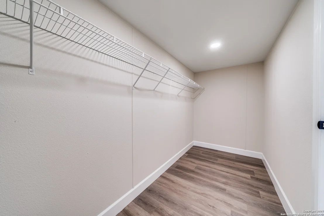 Photo of 551 BIG OAK DR
