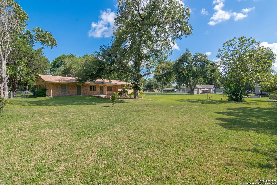 Photo of 129 NUECES LN