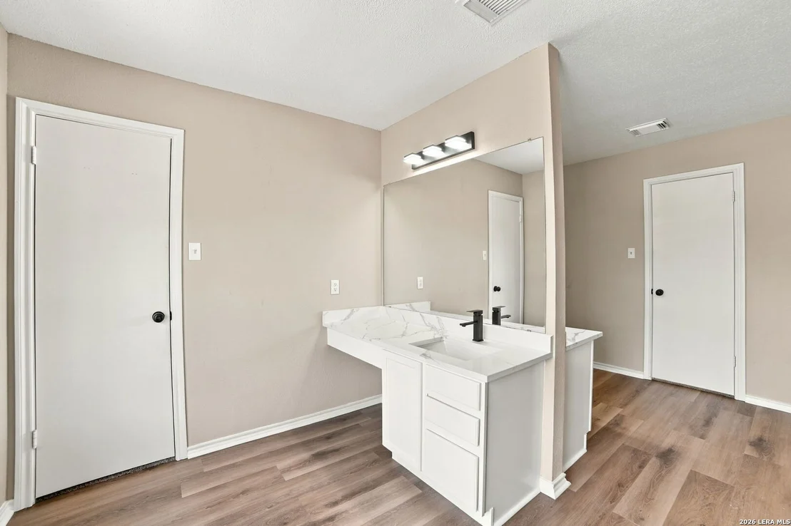 Photo of 281 SAMANTHA DR