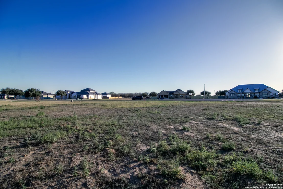 Photo of 109 W TREE FARM DR
