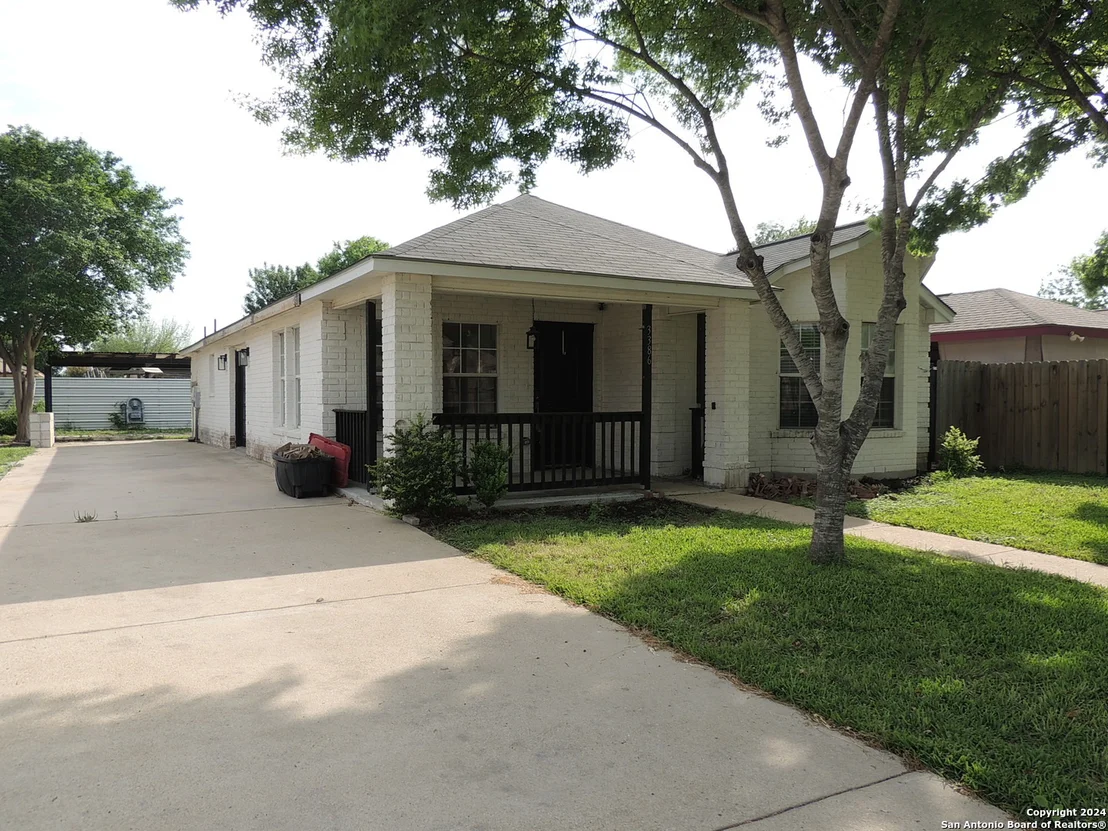 Photo of 3386 Aragon Dr
