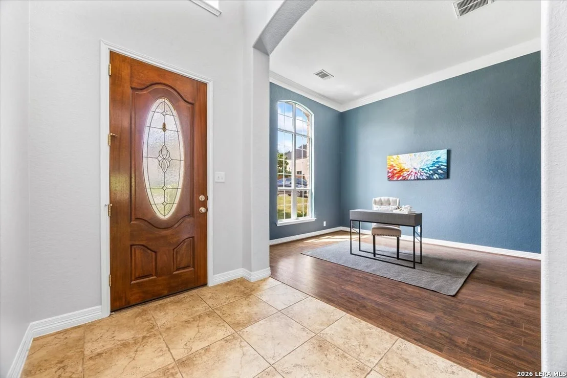 Photo of 430 White Cyn