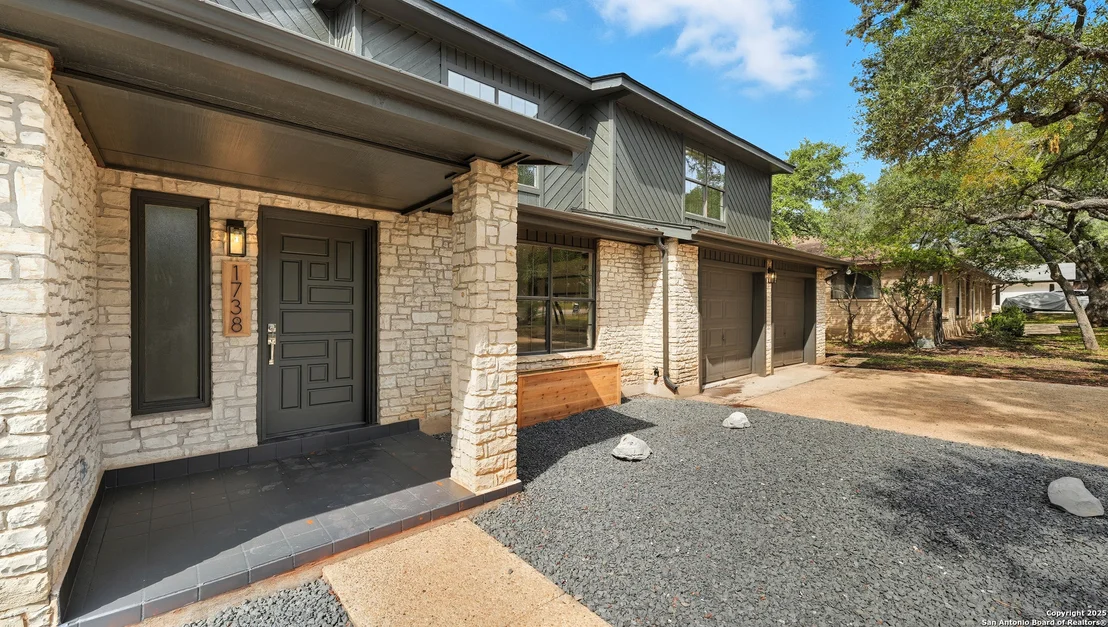 Photo of 1738 Mountjoy