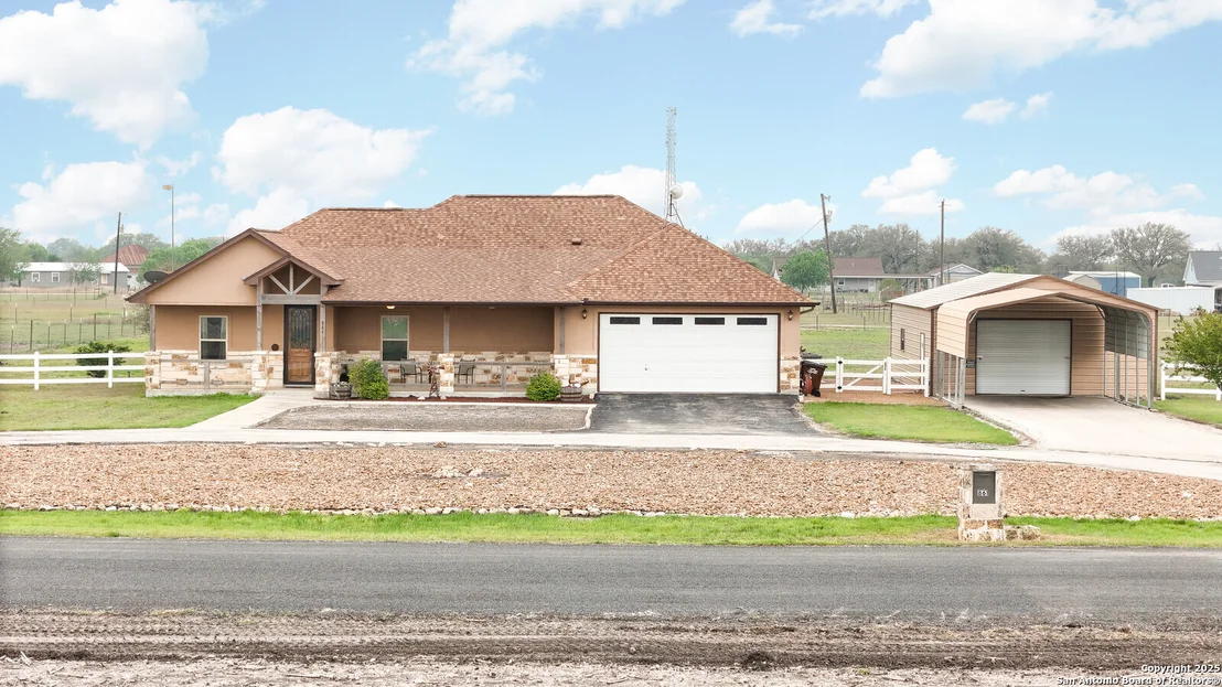 Photo of 861 County Road 464