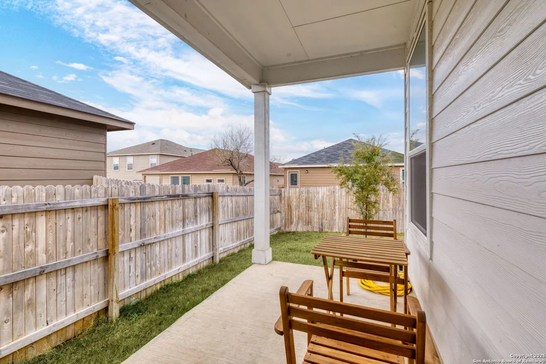 Photo of 8537 BAREFOOT LN