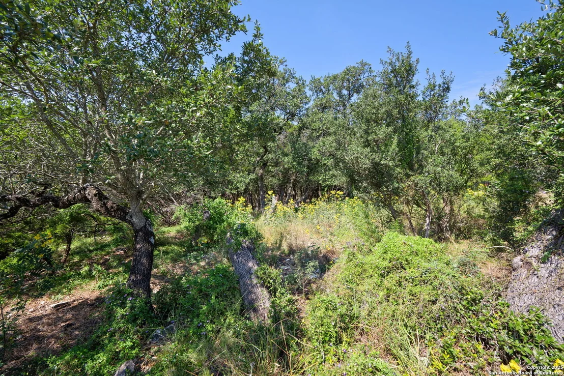 Photo of 1056 FLAGSTONE DR