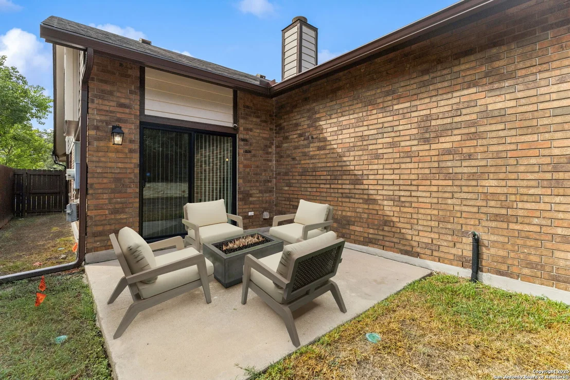 Photo of 7009 Jefferson Ridge