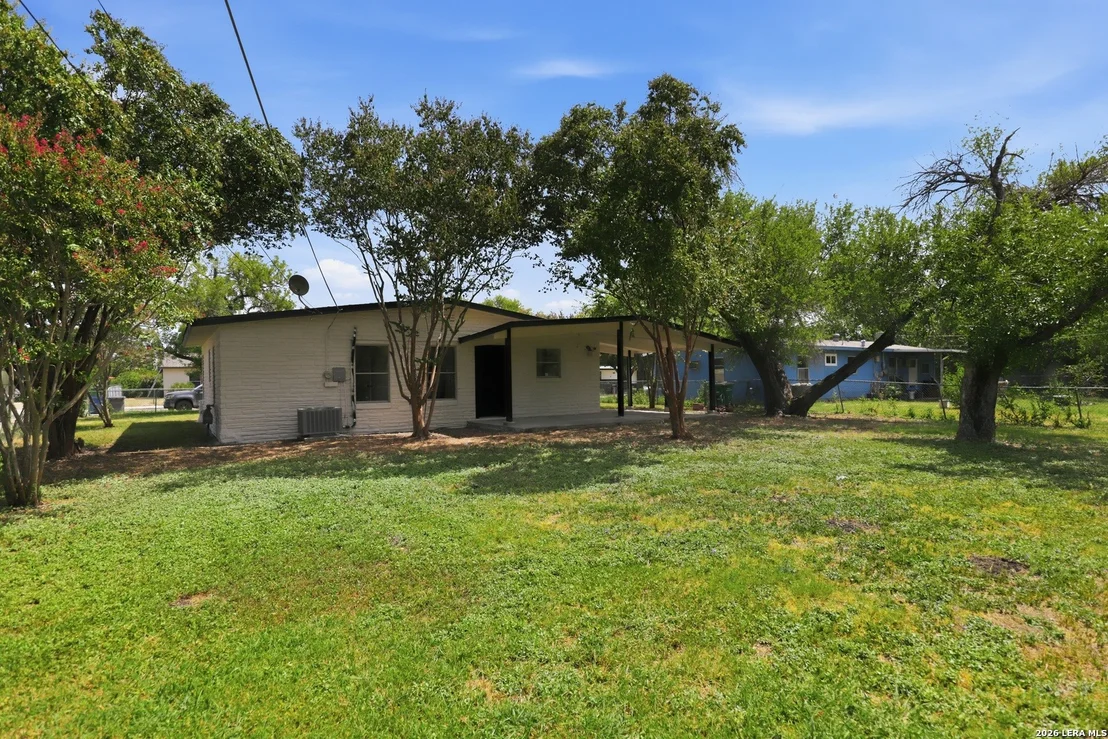 Photo of 123 CHADWICK DR