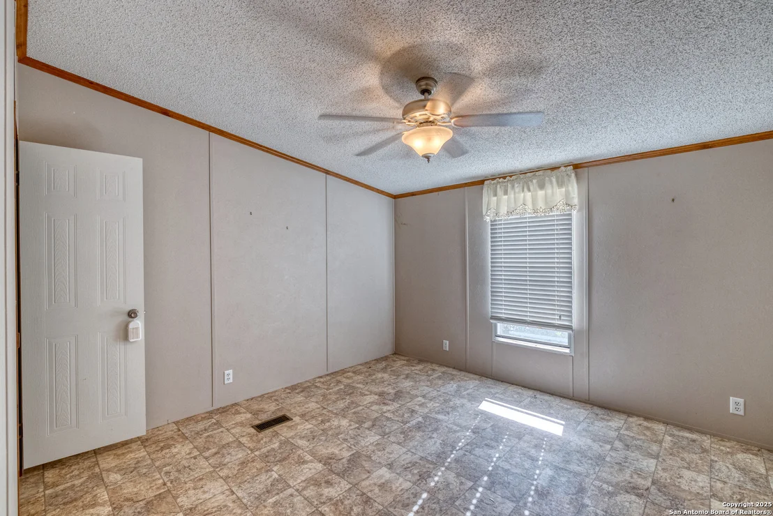 Photo of 632 Ledge Rock