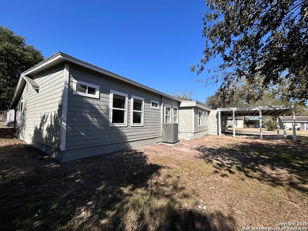 Photo of 308 N Berry