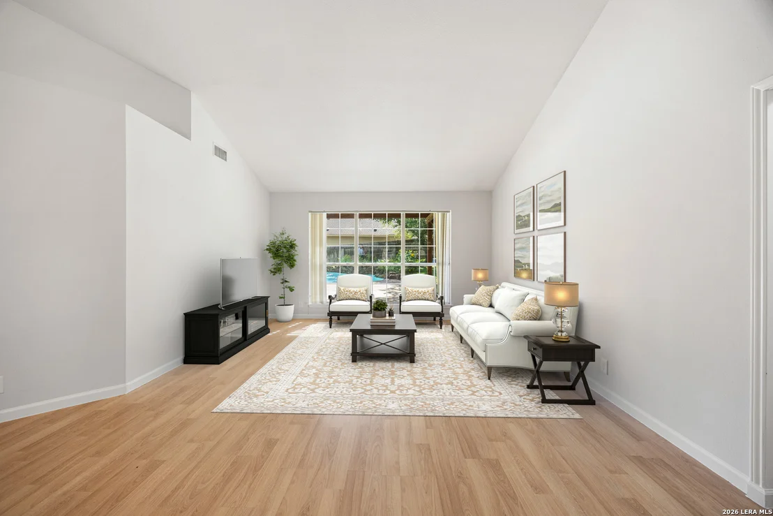 Photo of 25003 SUMMIT HOLW