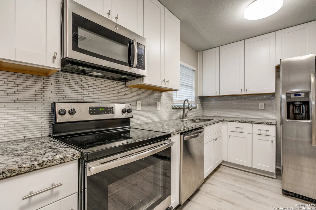 Photo of 643 OLNEY DR