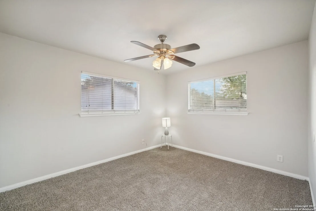 Photo of 717 MAPLE DR
