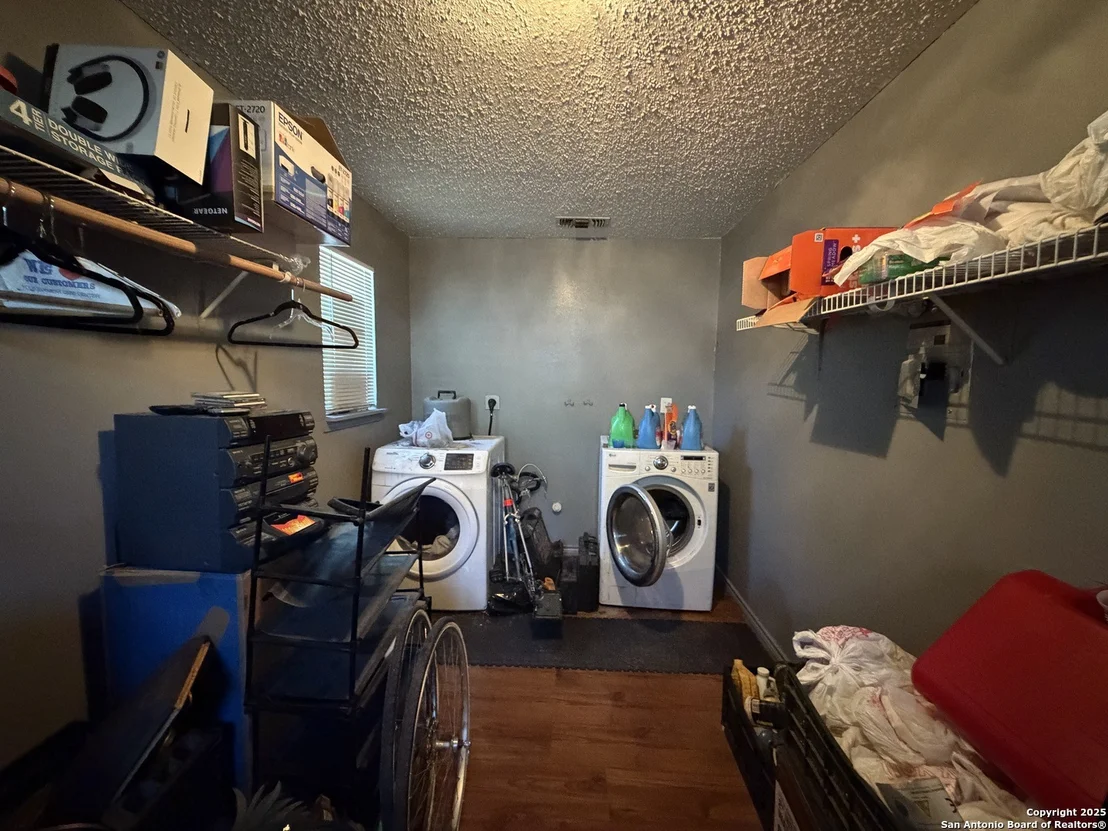 Photo of 127 Arnaz