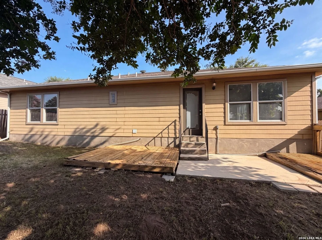 Photo of 1620 SUNVIEW CIR