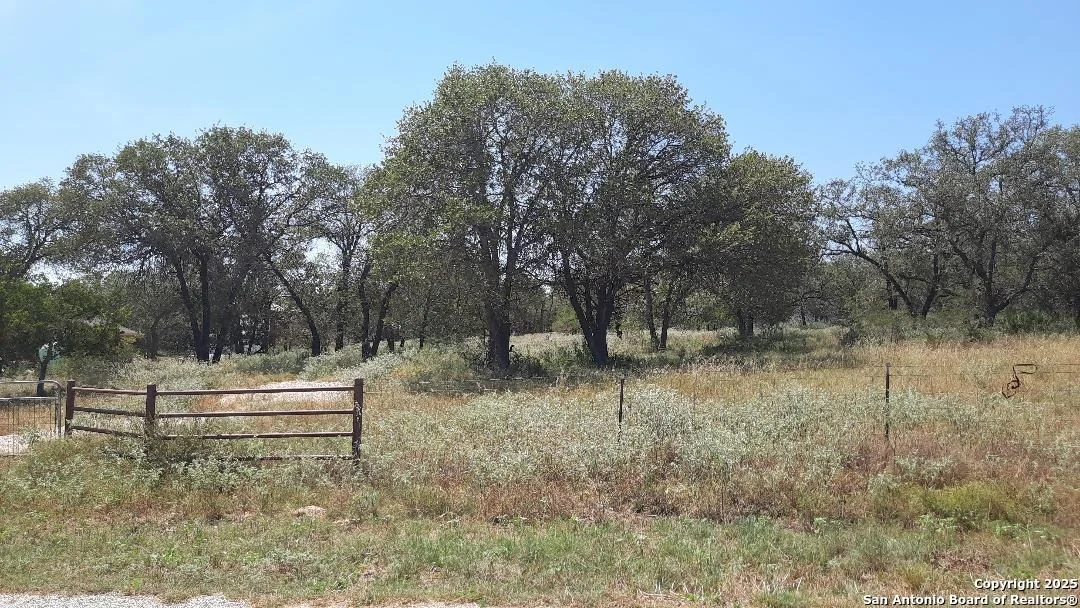 Photo of 327 County Road 6875