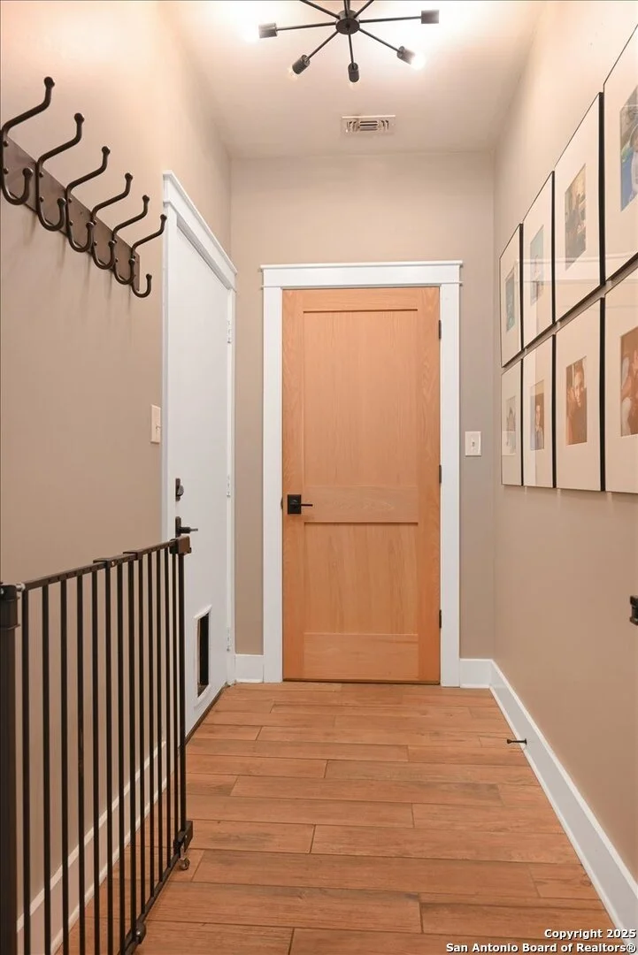 Photo of 6036 Circle Oak