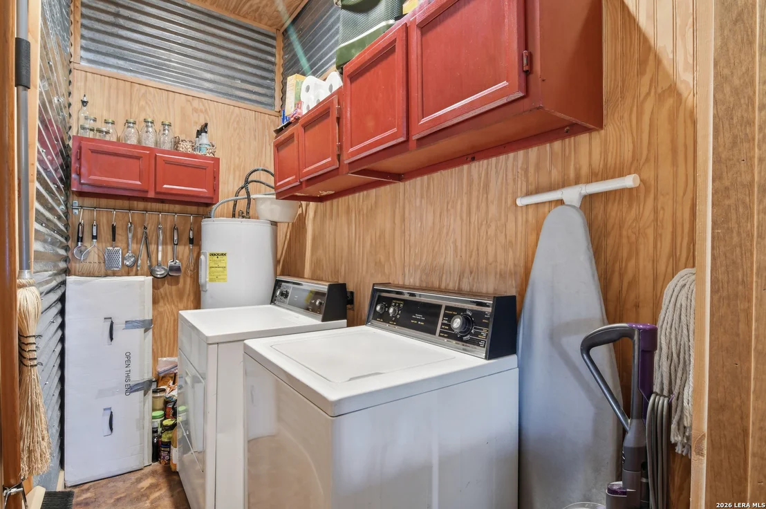 Photo of 423 KAHN RD