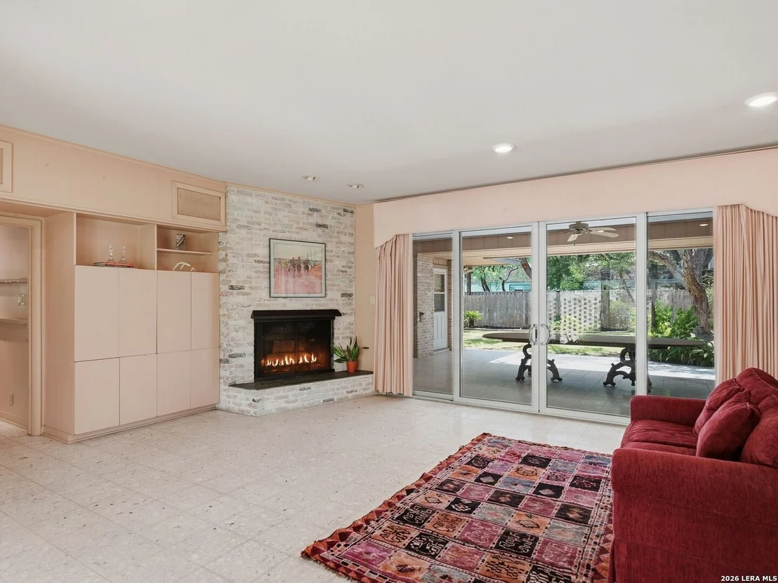 Photo of 122 LABURNUM DR