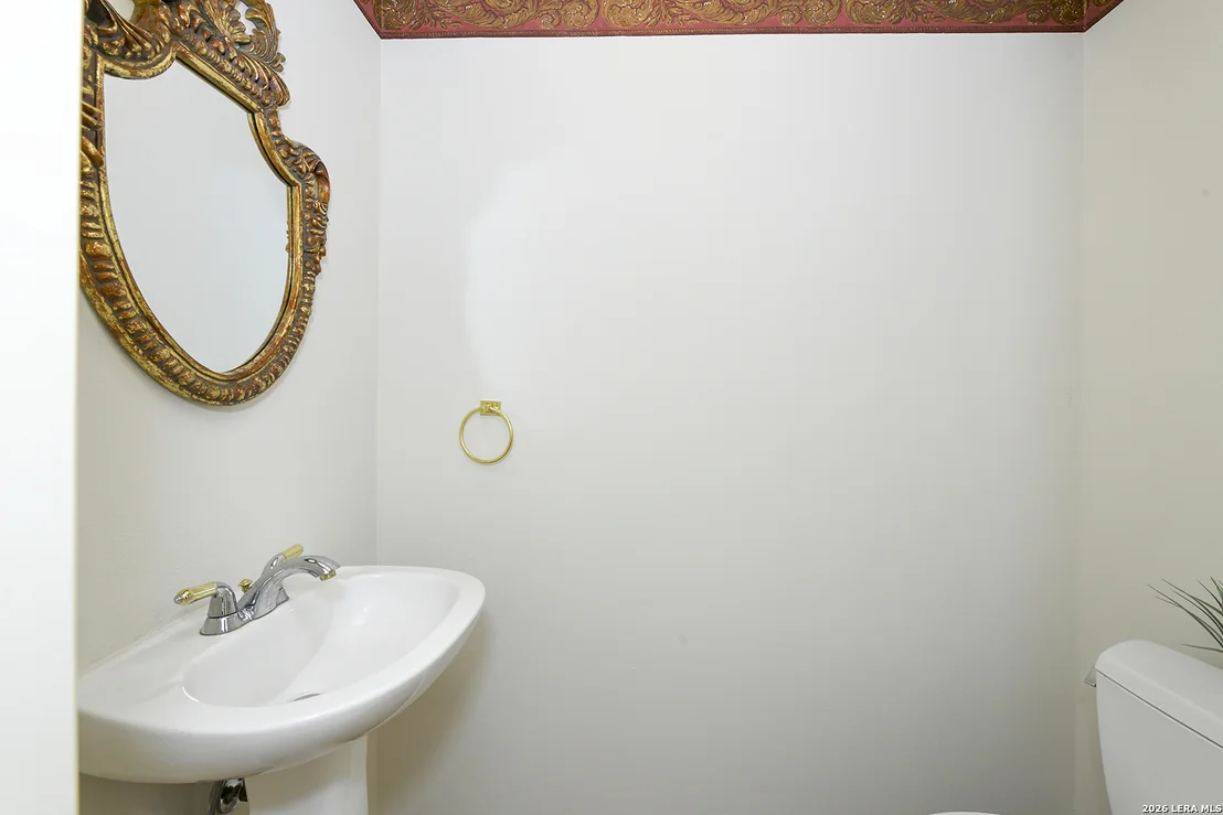 Photo of 1712 Oak Path