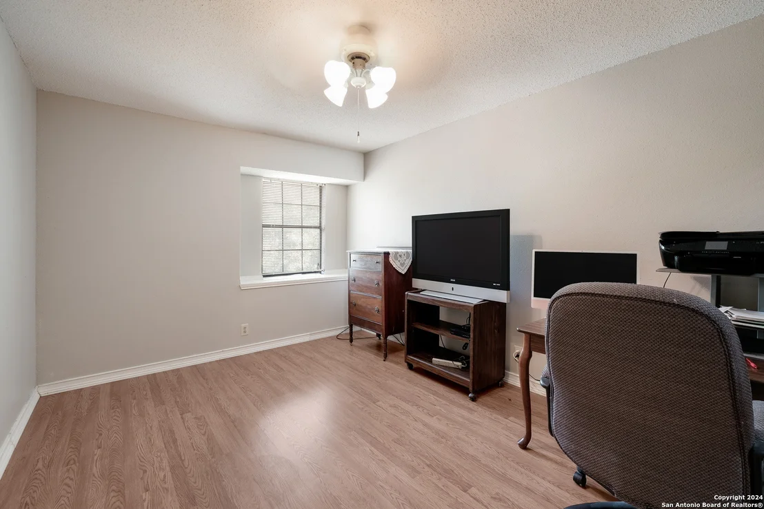 Photo of 10906 LAKE PATH DR