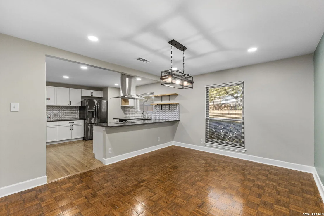 Photo of 1516 Caper