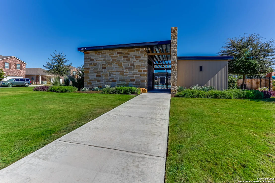 Photo of 14383 Palm Ridge