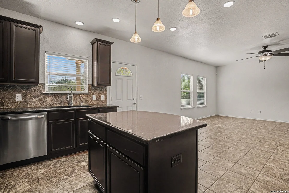 Photo of 8410 Puente